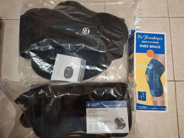 Knee Braces -Brand New Sealed!