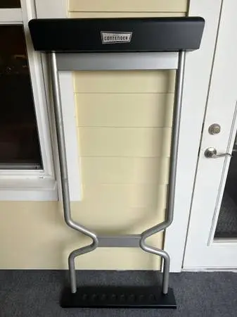 Brunswick Contender Metal Tube Wall Cue Rack