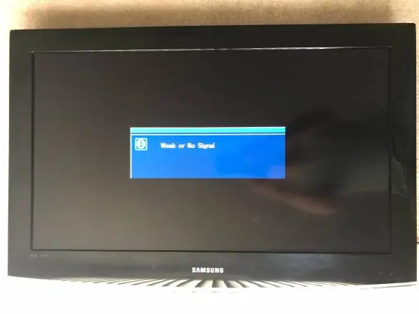 Samsung LN32A450 LCD TV w/ OEM remote & NIB VESA wall mount