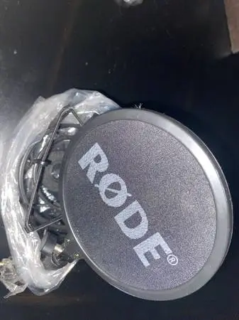 Rode SM6 Microphone Shockmount with Pop Filter