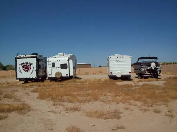 Storage Outside - Trailer, RV, Vehicle Storage - NW Peoria