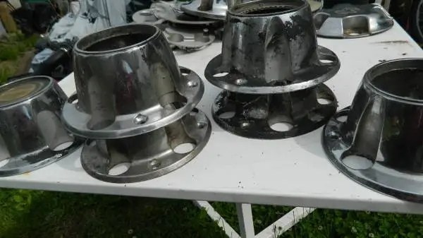 6 Ford truck center caps- big lug pattern