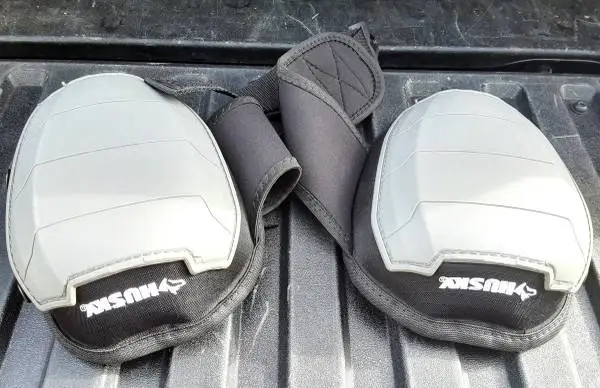 Soft Cap Foam Work Knee Pads, by Husky