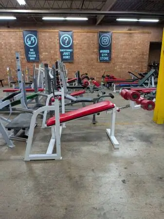 White Olympic Decline Bench - Used