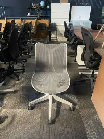 🪑✨ Herman Miller Cosm Chair – Gray & White ✨