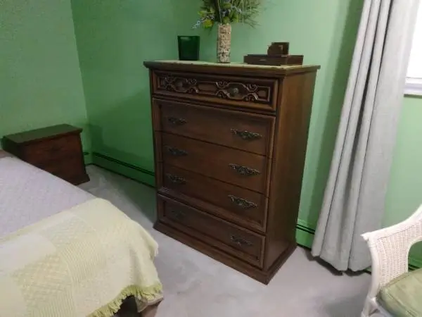 Bassett Solid Wood Queen Bedroom Outfit