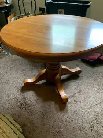 Round solid oak table
