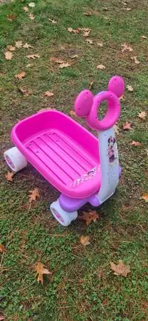 Cute As A Bow Minnie Mouse Wagon
