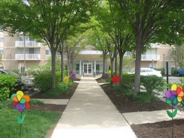 Beautiful grounds are waiting for you at Westwood Tower. 2 + Den