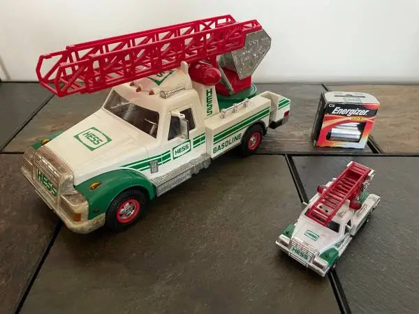 1994 Hess Rescue Truck & 2007 Hess Miniature Rescue Truck/2C Batteries