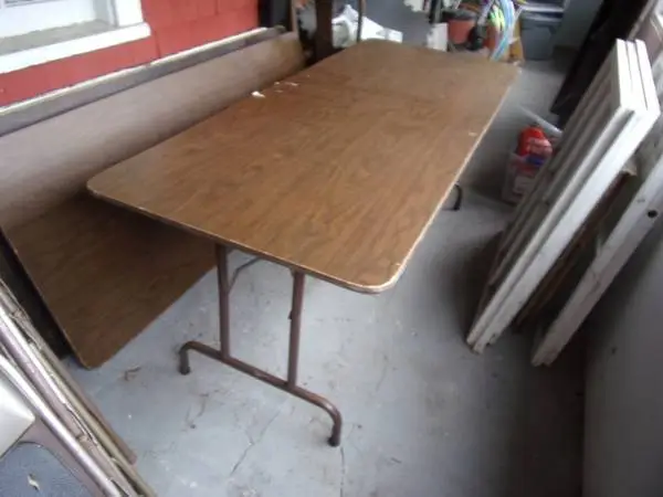 ^ folding tables