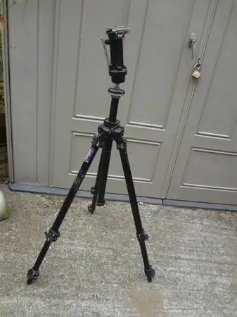 BOGEN MANFROTTO 3221 TRIPOD w/ 3265 Joystick Grip Action Ball Head