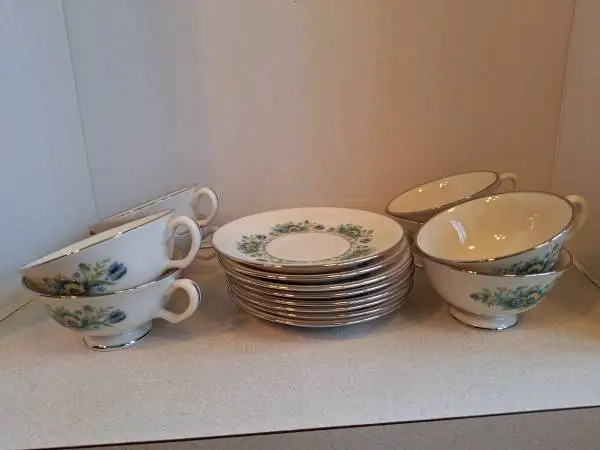 Lenox Cups & Saucers