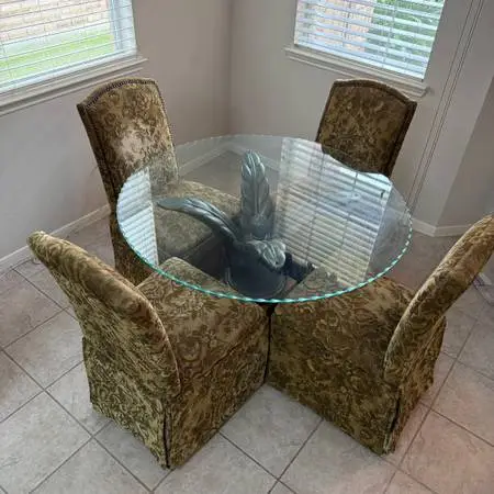 Glam Glass 47” Round Dining Table w/ Sculptural Palm Leaf Base + 4 Upholstered