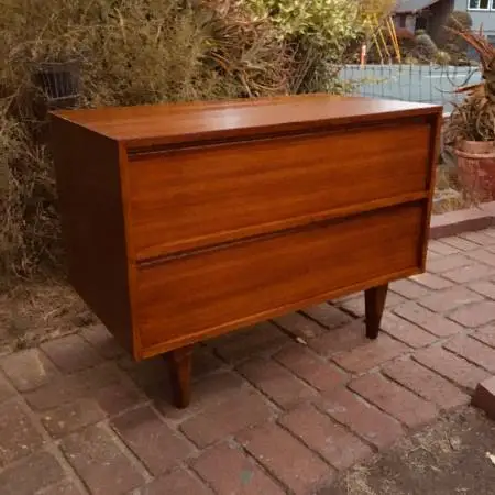 Beautiful Vintage teak Danish Modern MCM 2dr Dresser/Credenza/Cabinet