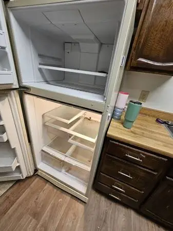 REFRIGERATOR