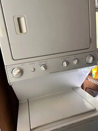Stackable washer and dryer Fridgidair