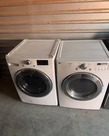 White Kenmore Washer And LG Gas Dryer