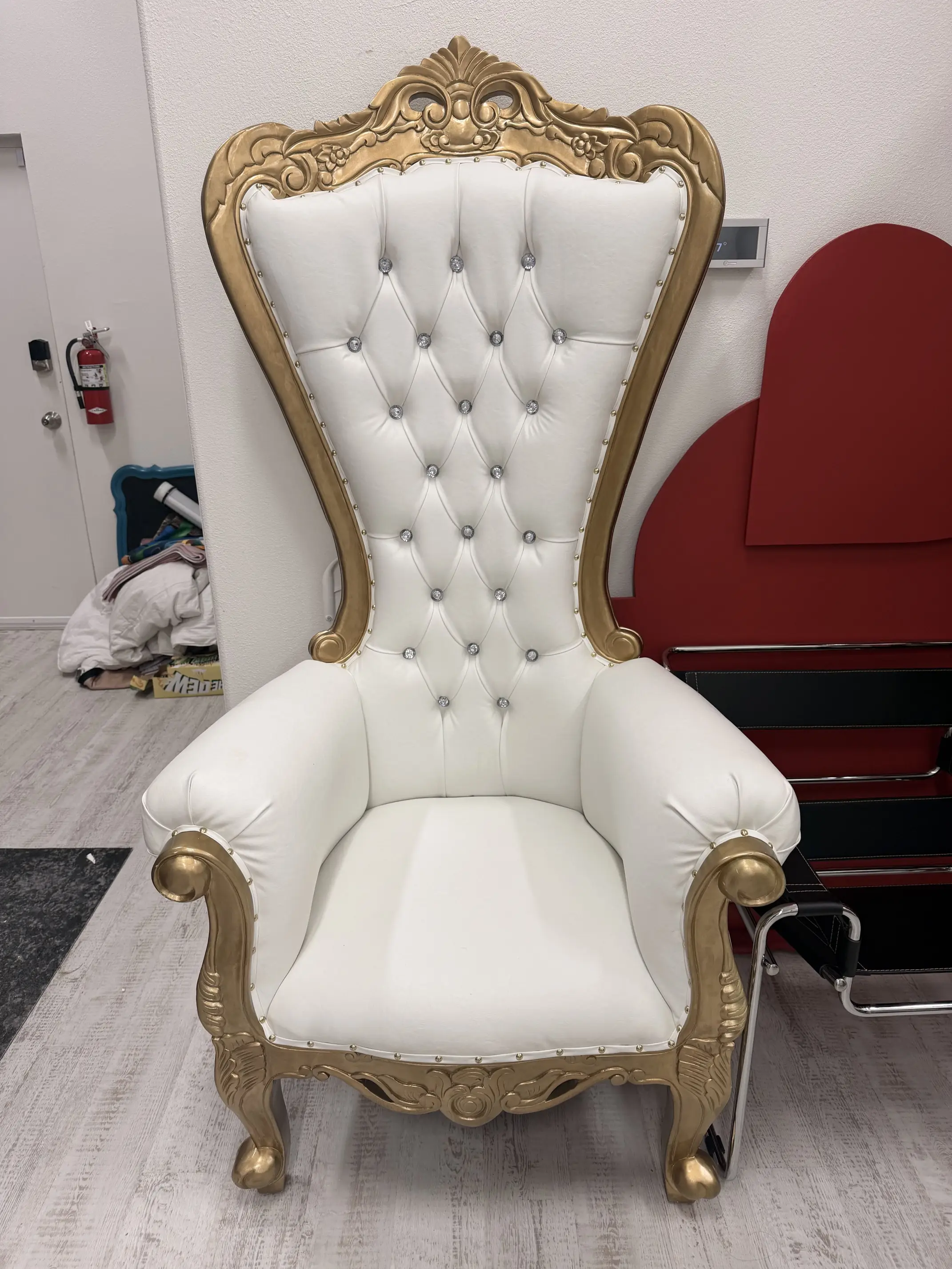 White & Gold Luxury Throne Chair 👑