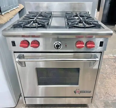 Wolf Gas Range , 4 Burner , Convection Oven , Stainless Steel 30 inch