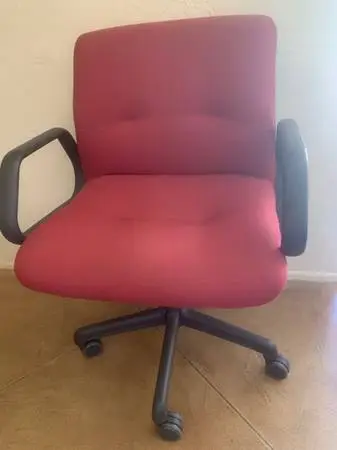 Red Steelcase Office/Desk/Gaming Chair Vintage 1980’s