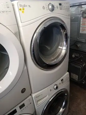 ★Whirlpool Duet stackable front load washer and gas dryer set