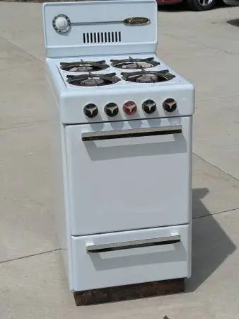 Magic Chef 20 inch Apartment Sized GAS Stove standing pilot lights