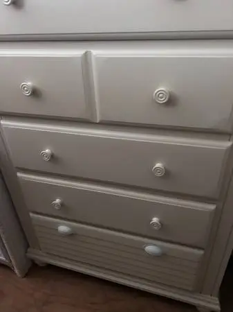 Five drawer white upright chest excellent condition $175