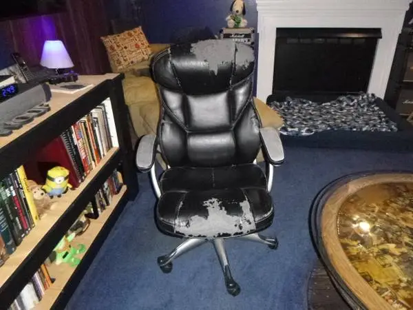STUDIO CHAIR