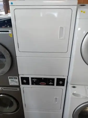★Unimac unitized dryer tower (needs two 220v outlets)