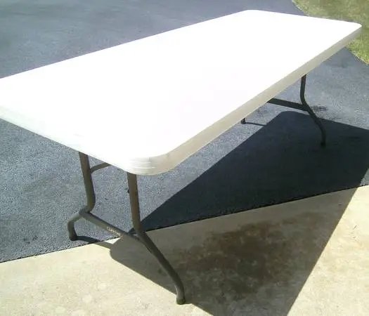 6 Table with Foldable Legs
