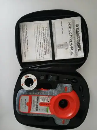 BLACK & DECKER CROSSHAIR LASER LEVEL AND STUD FINDER