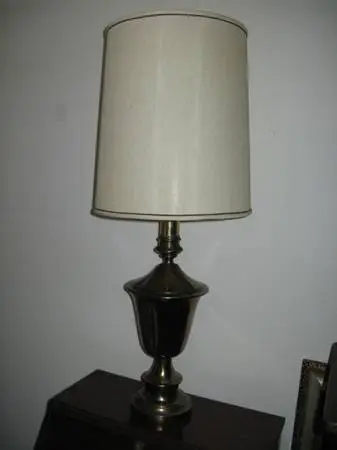 TABLE LAMP