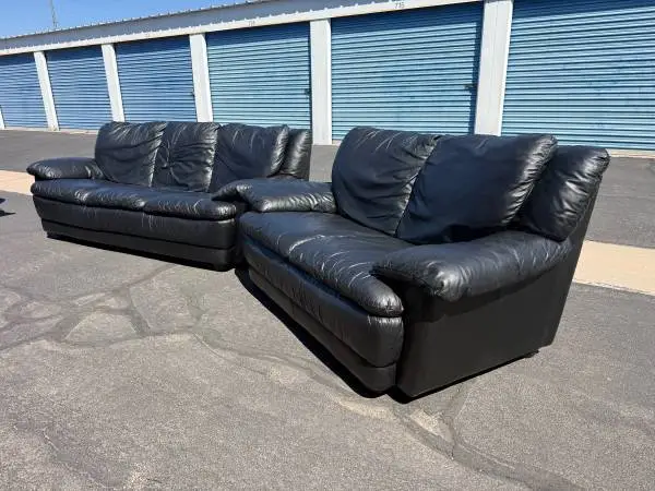 Italian Leather Living Room Sofa & Loveseat Set