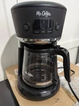 Microwave, air fryer , vege chopper, blender and coffee makers