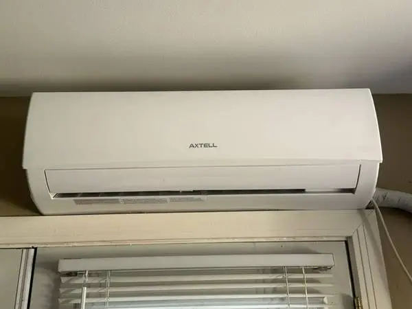 Split AC almost new