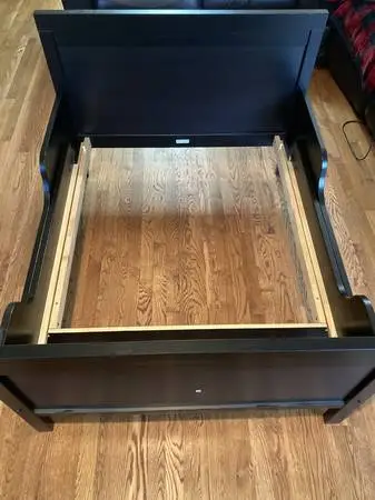 $150 - EXPANDABLE BED FOR YOUR GROWING CHILD