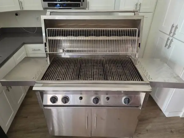 Barely used Jade Emerald 42 Pro Built-In Grill Head — Natural Gas Onl
