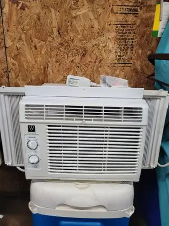 Air Conditioner in Outstanding condition