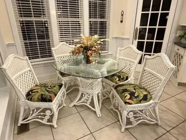 UNIQUE WICKER KITCHEN SET-Glass Table 4 chairs