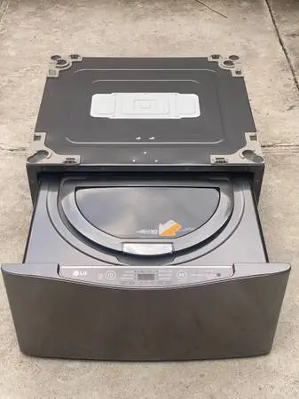 LG 27 Sidekick Pedestal Washer 1.0 cu. ft.