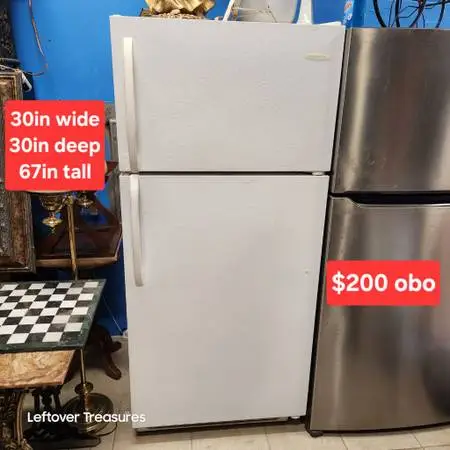 Frigidaire Refrigerator Very Good Shape. Works Perfect. Free Delivery