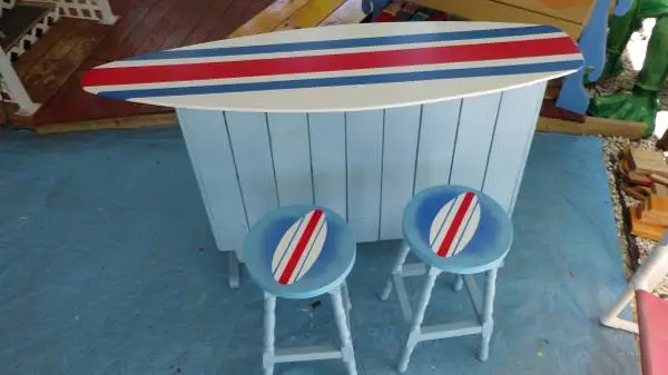 Surfboard Tiki bar