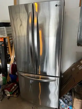 LG 30 22 cu. ft. French Door Refridgerator (LFCS22520S) - Workhorse!