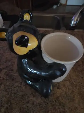 Bearfoots bear utensils holder