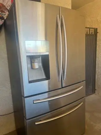 Refrigerator