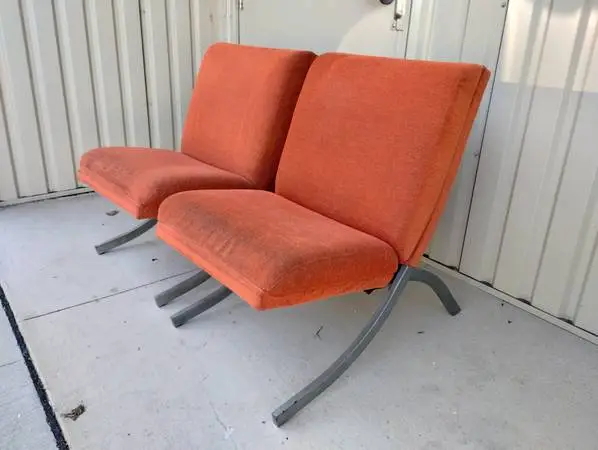 *RARE* Vintage Pair of 1970s Mid Century Modern Scoop Lounge Chairs