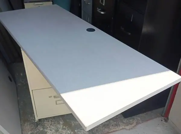 Cubicle Work Surfaces,Desktops,Steelcase,Gray, 60W x24D,3 Left