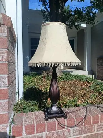 Beautiful Living Room Lamp 16 wide 30 tall