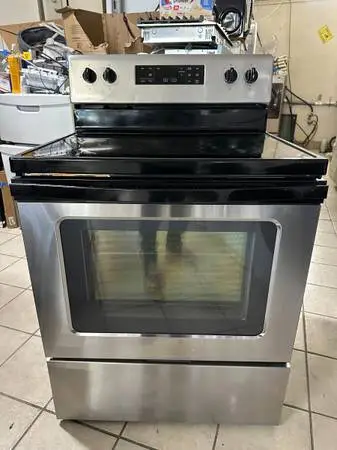 Whirlpool WFE510S0HS1 Stainless GLASS-TOP Electric range LIKE NEW!
